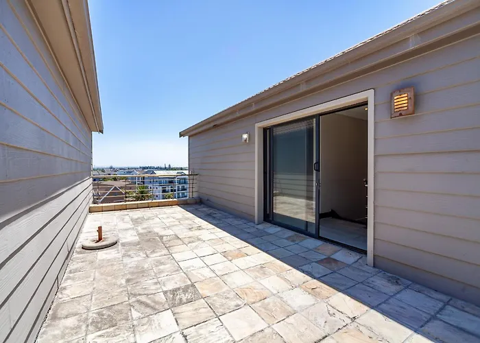 Luxury 3 Bedroom Duplex Penthouse With Communal Swimming Pool