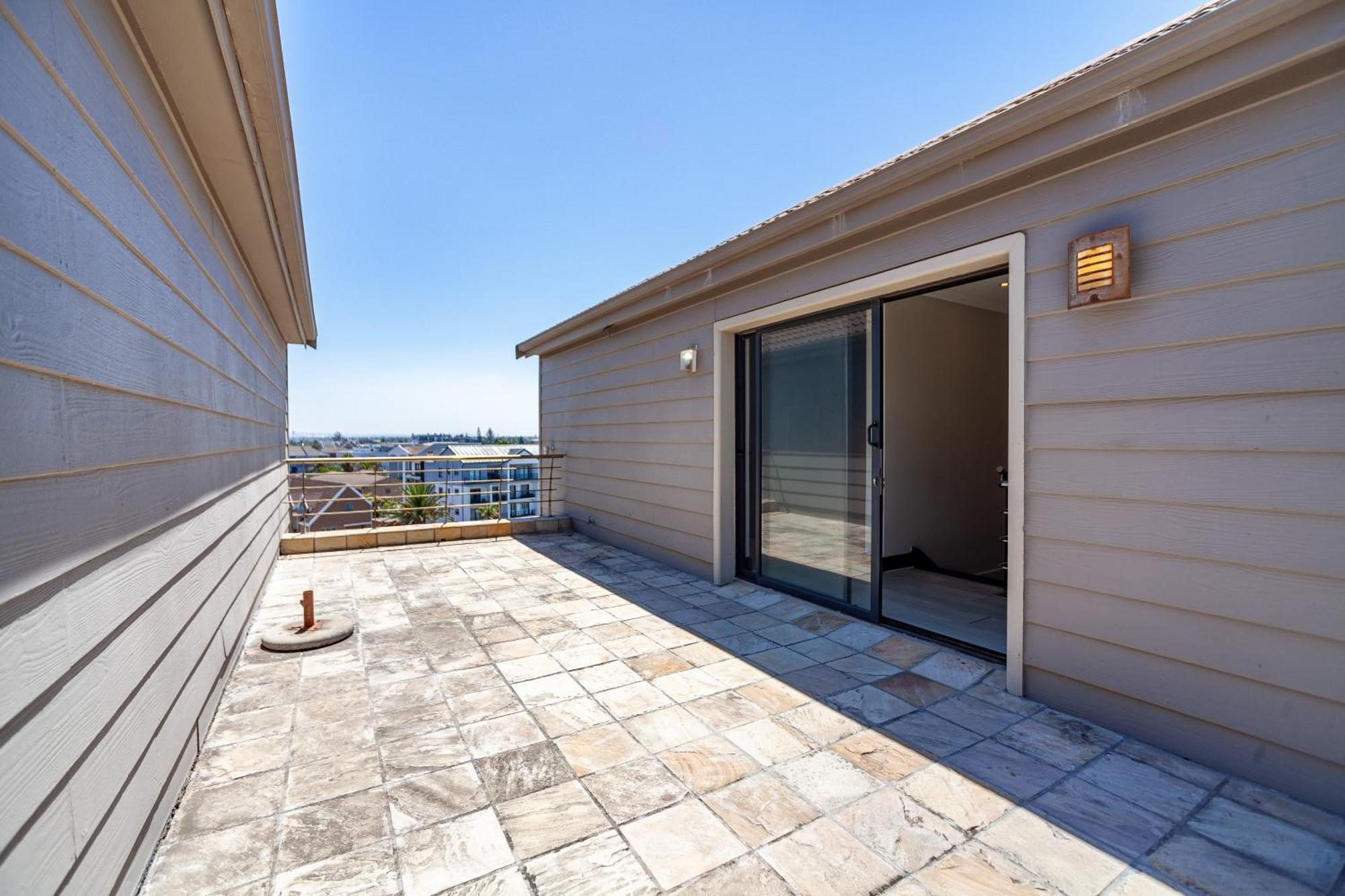 Luxury 3 Bedroom Duplex Penthouse With Communal Swimming Pool Apartment