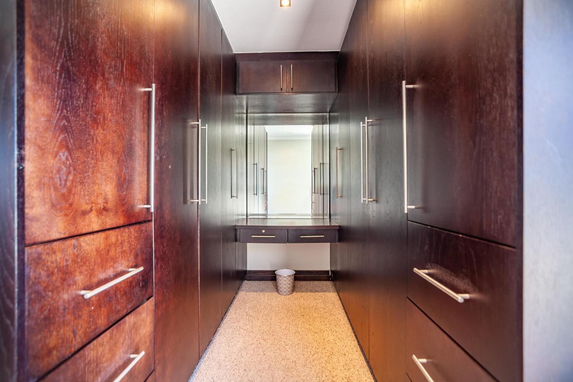 Luxury 3 Bedroom Duplex Penthouse With Communal Swimming Pool *