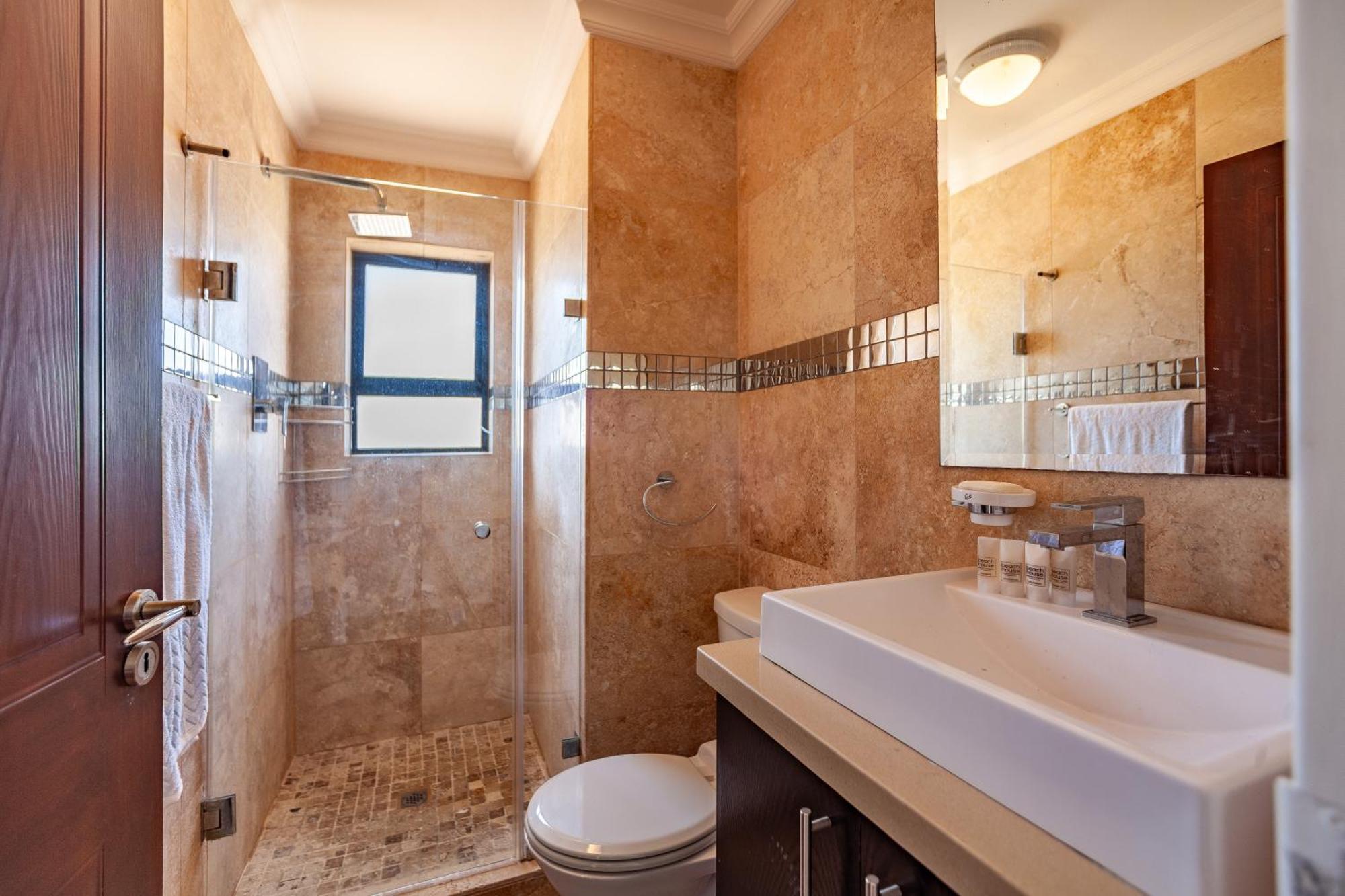 Apartment Luxury 3 Bedroom Duplex Penthouse With Communal Swimming Pool *