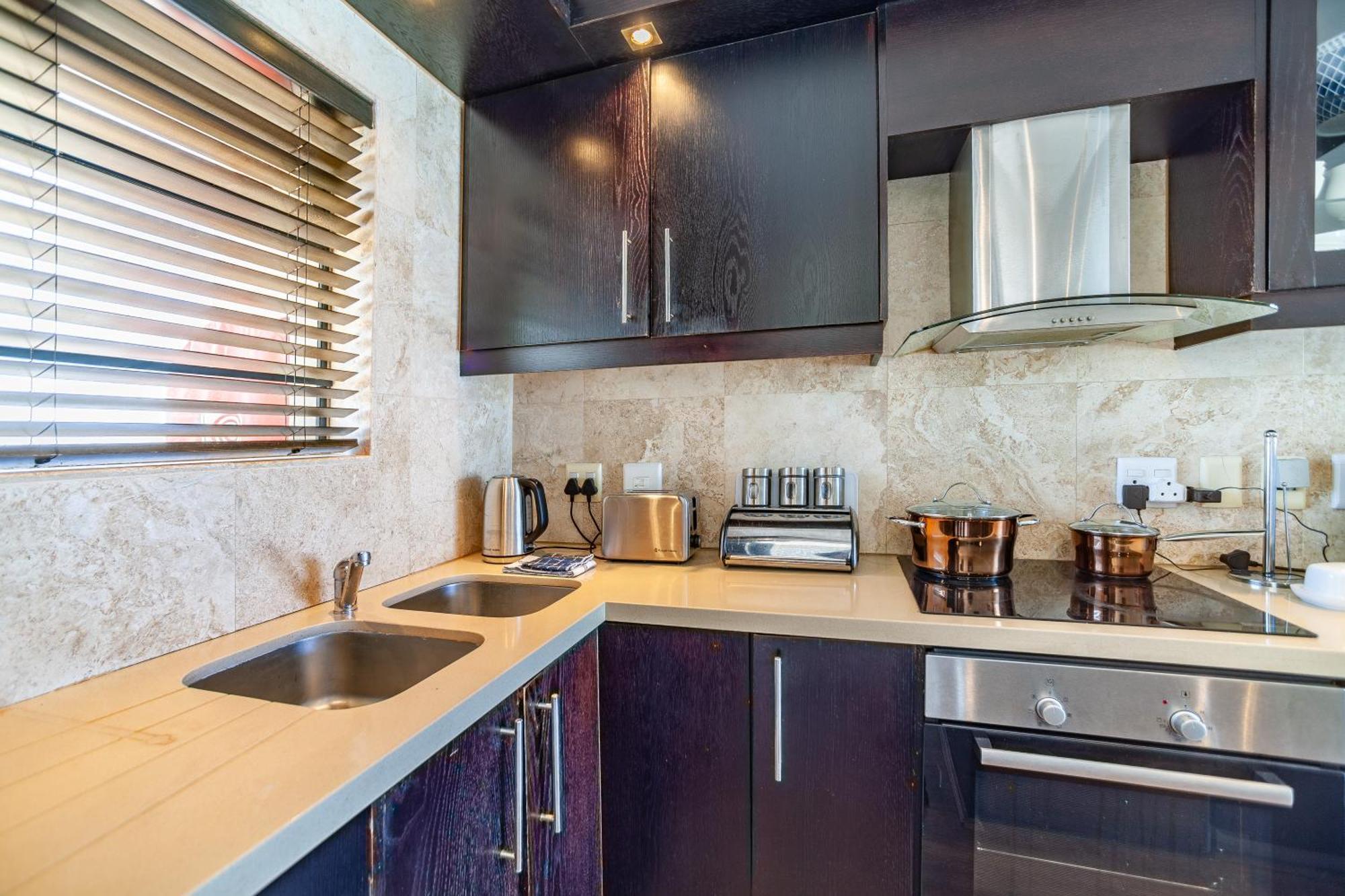Luxury 3 Bedroom Duplex Penthouse With Communal Swimming Pool Apartment *