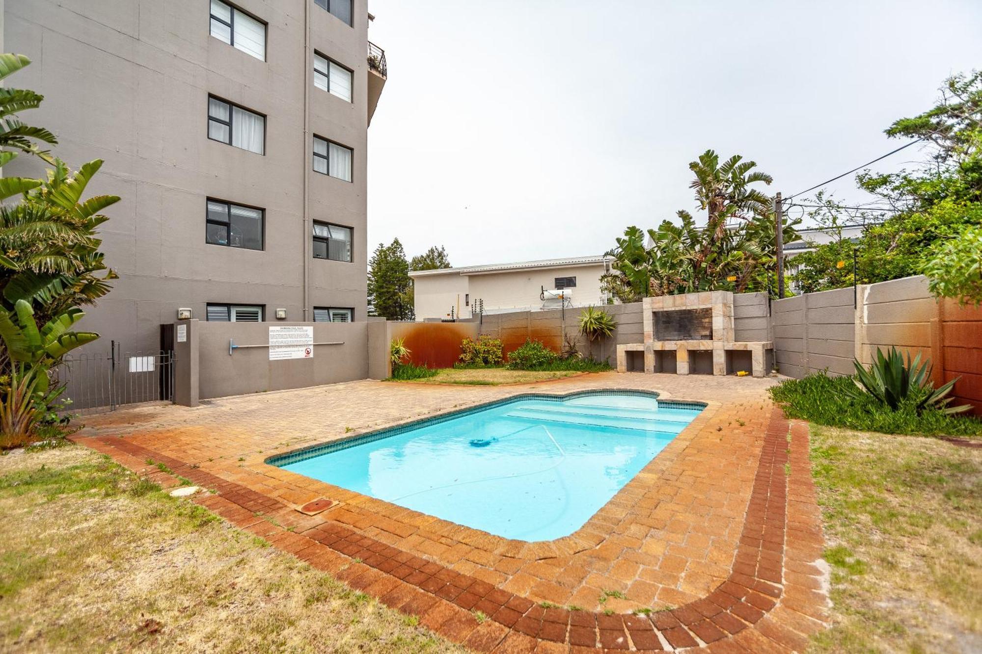 Apartment Luxury 3 Bedroom Duplex Penthouse With Communal Swimming Pool *