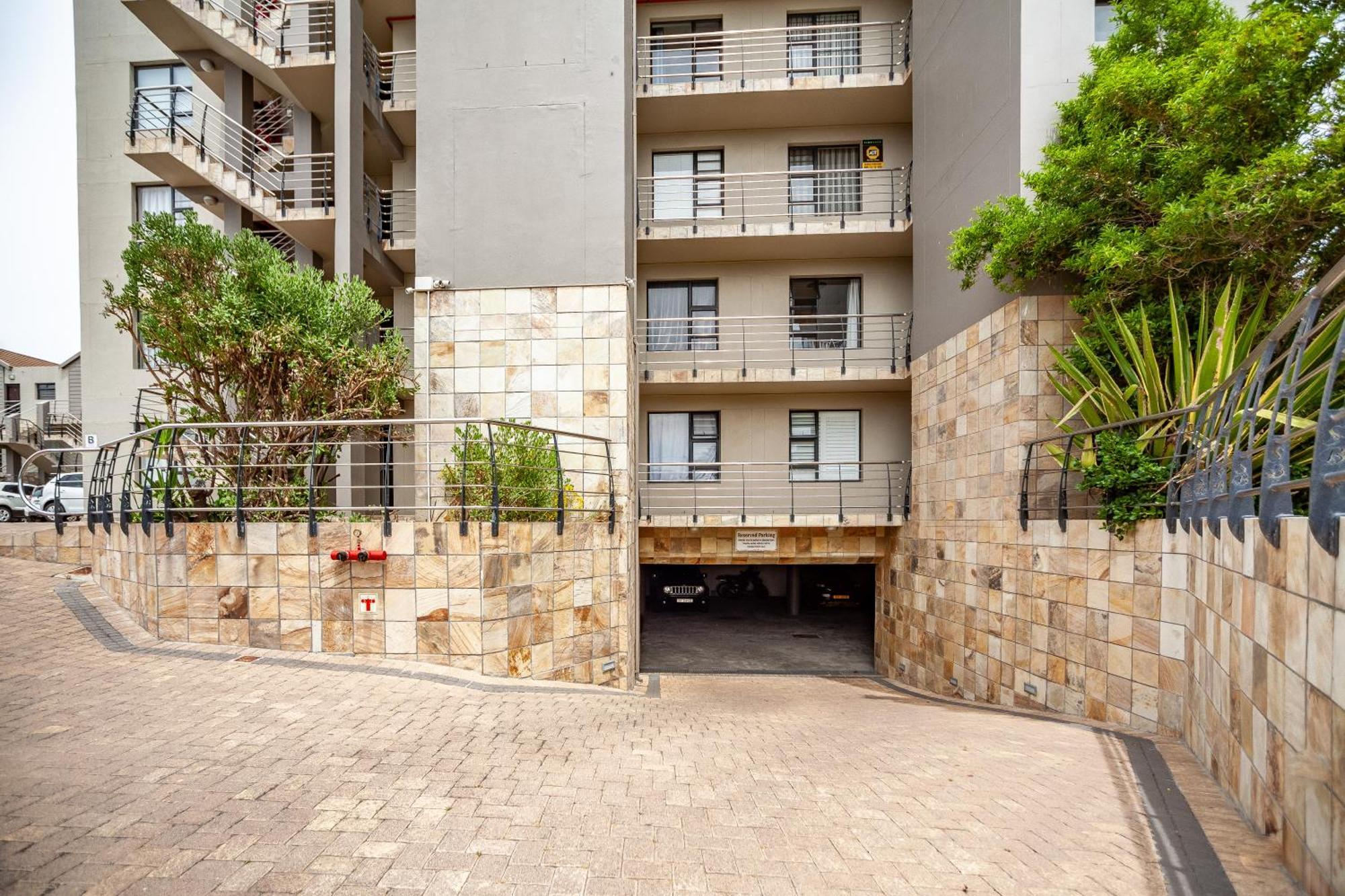 Luxury 3 Bedroom Duplex Penthouse With Communal Swimming Pool * Kapstadt