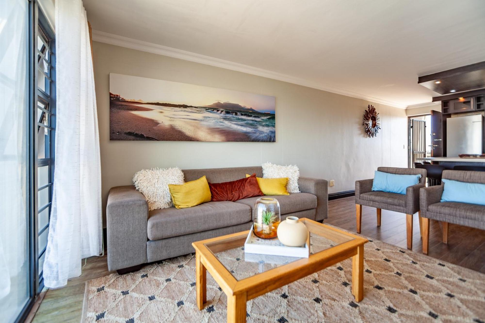 Luxury 3 Bedroom Duplex Penthouse With Communal Swimming Pool *