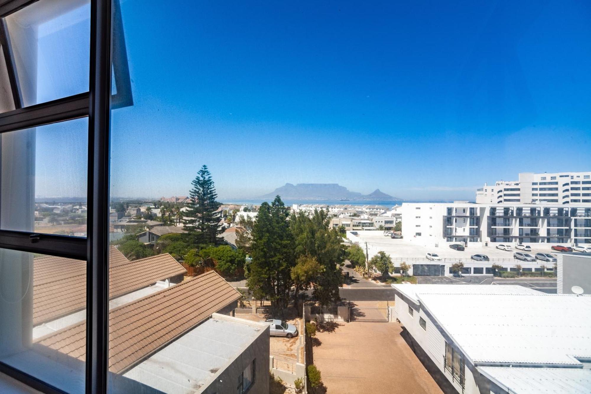 Luxury 3 Bedroom Duplex Penthouse With Communal Swimming Pool Apartment