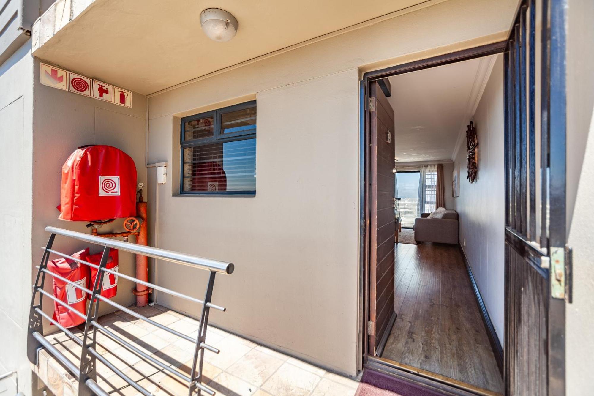 Luxury 3 Bedroom Duplex Penthouse With Communal Swimming Pool Apartment