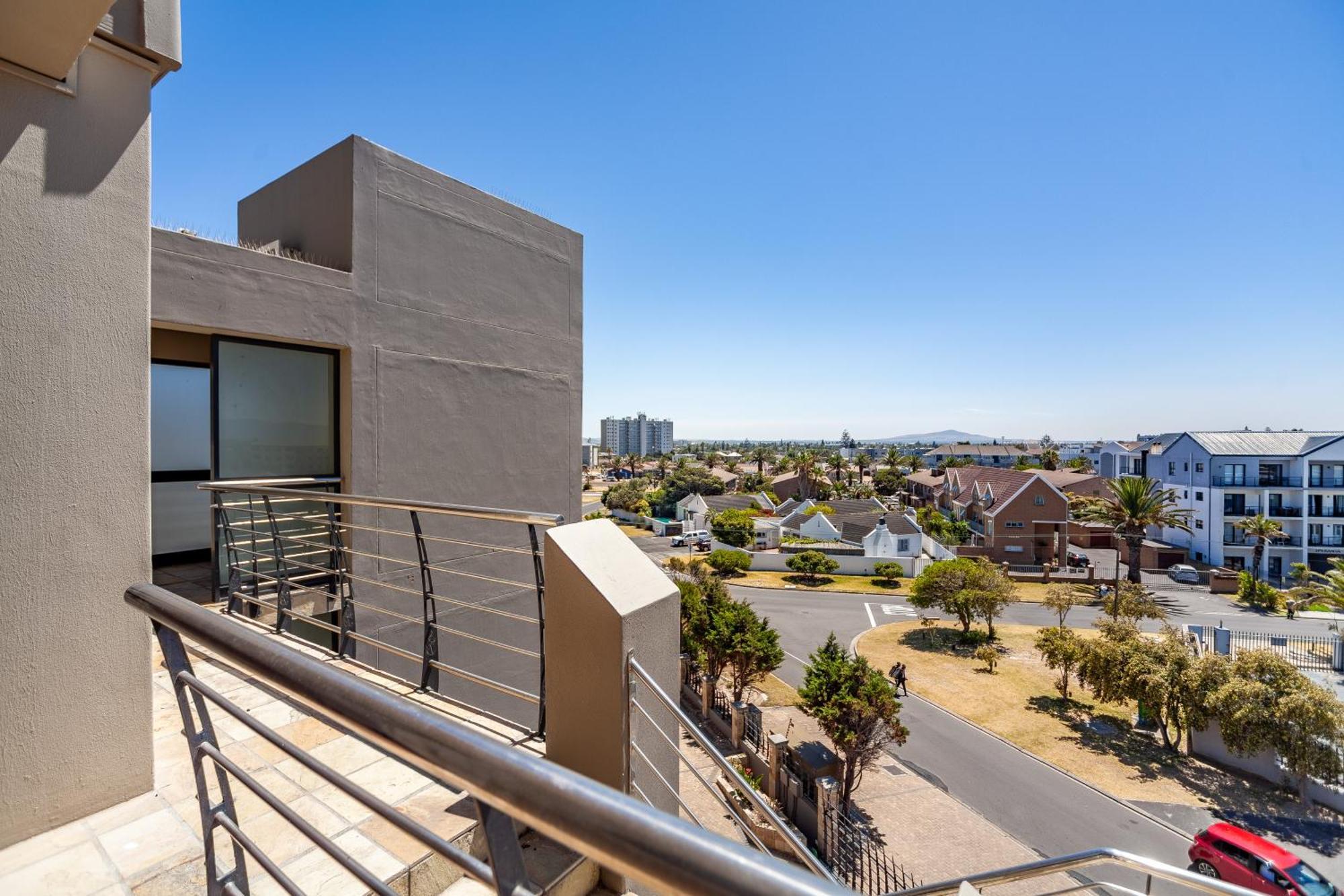 Apartment Luxury 3 Bedroom Duplex Penthouse With Communal Swimming Pool