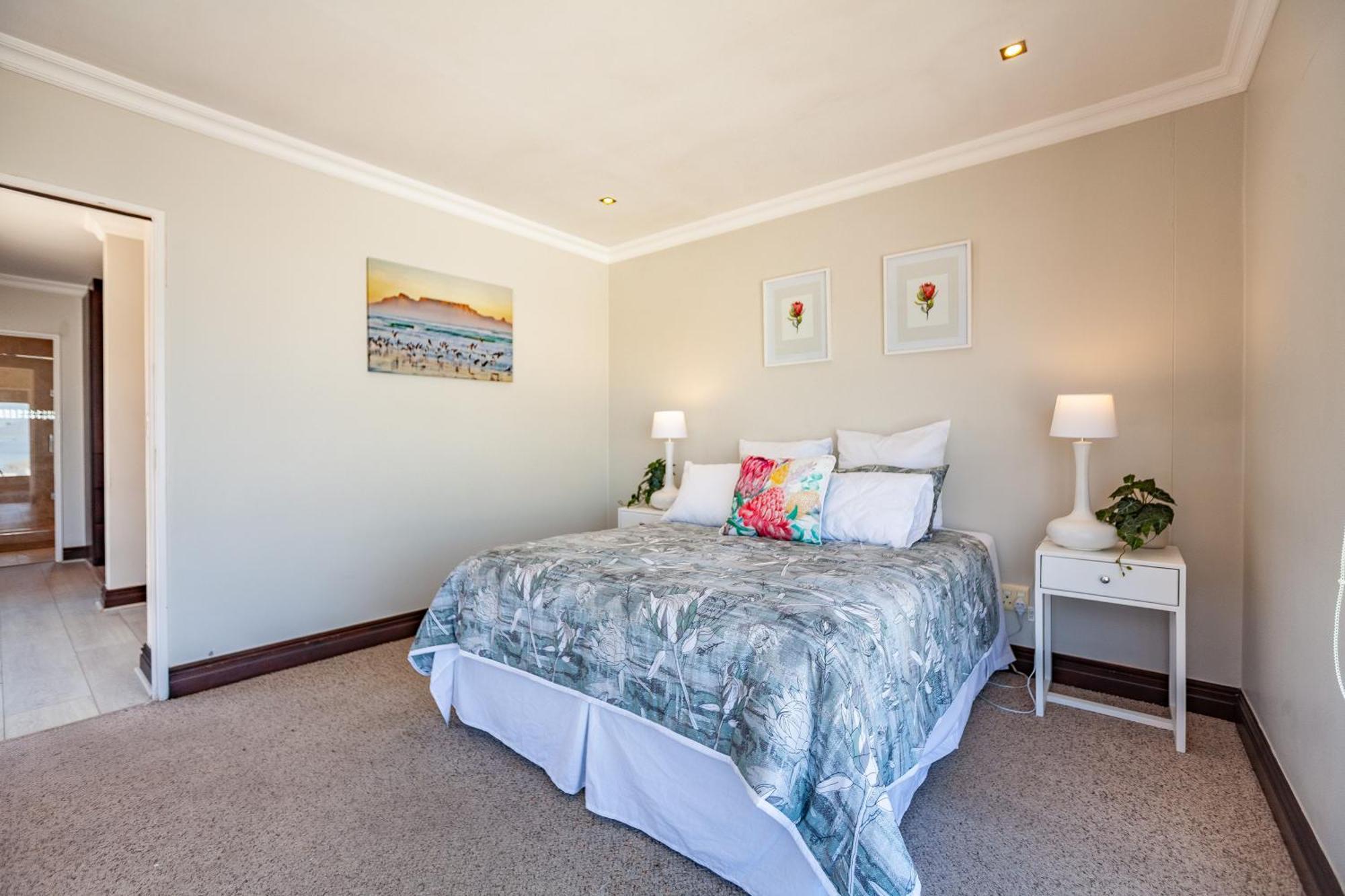 Luxury 3 Bedroom Duplex Penthouse With Communal Swimming Pool Apartment Kapstadt