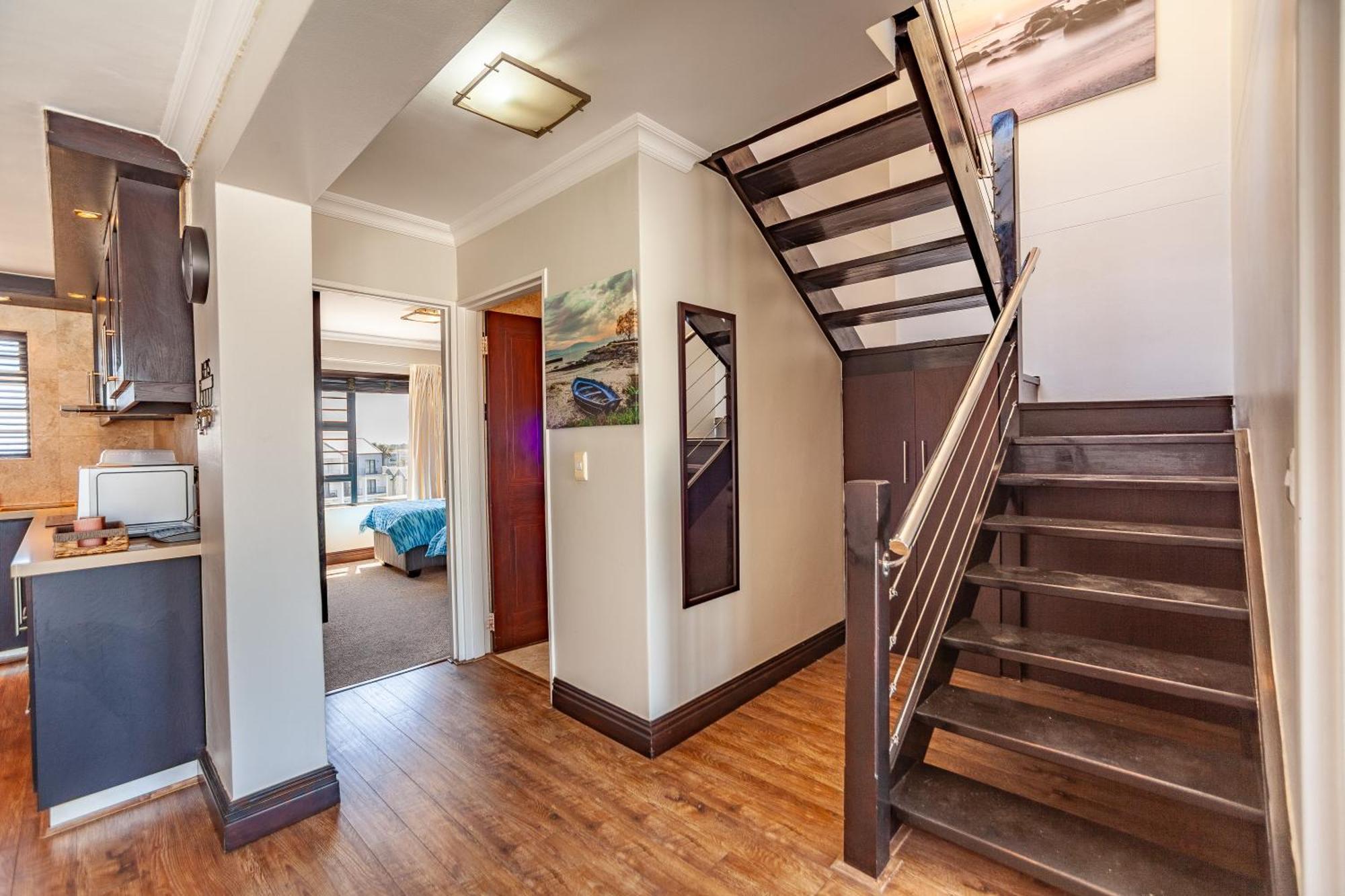 Apartment Luxury 3 Bedroom Duplex Penthouse With Communal Swimming Pool *