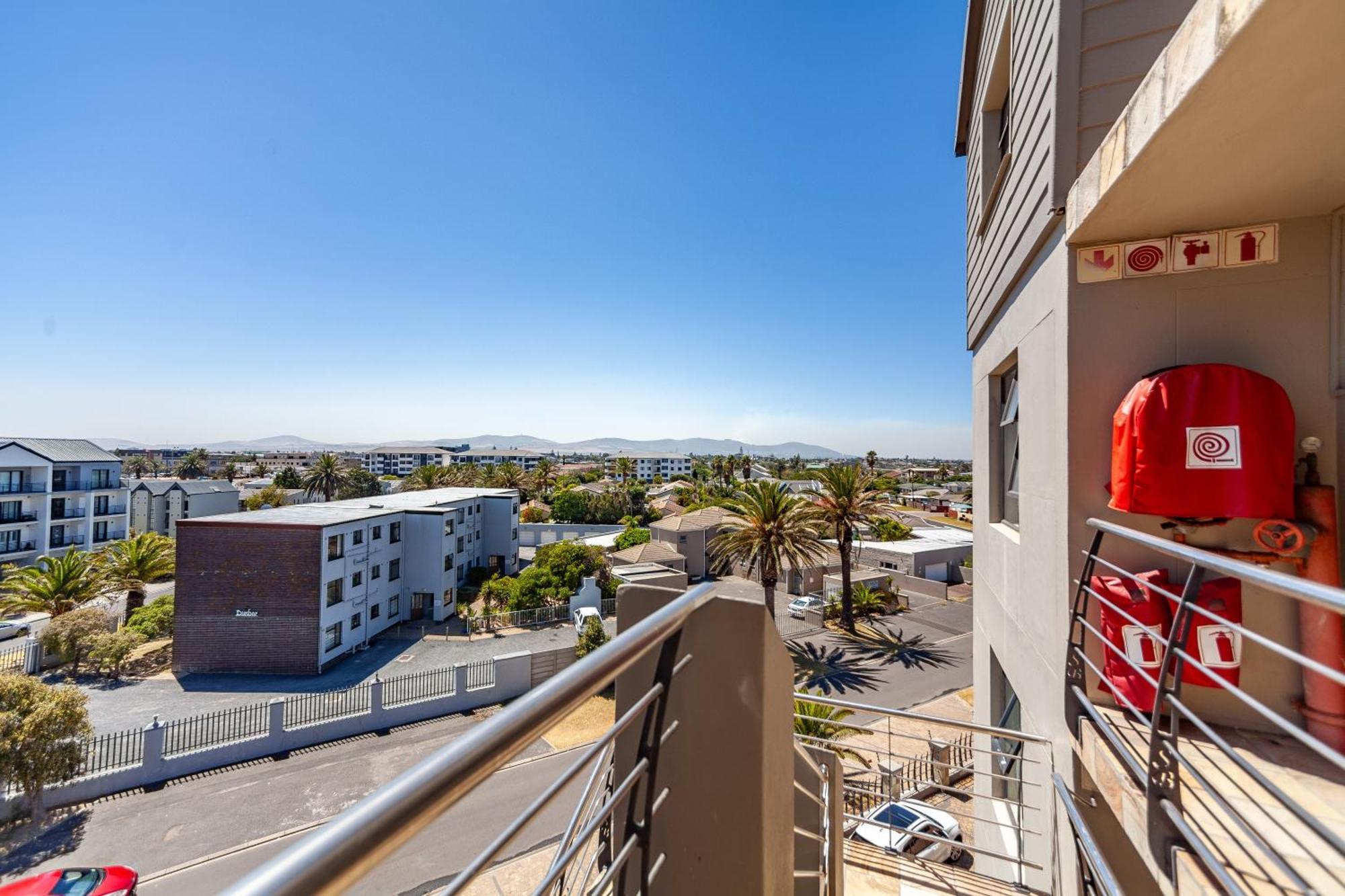 Luxury 3 Bedroom Duplex Penthouse With Communal Swimming Pool